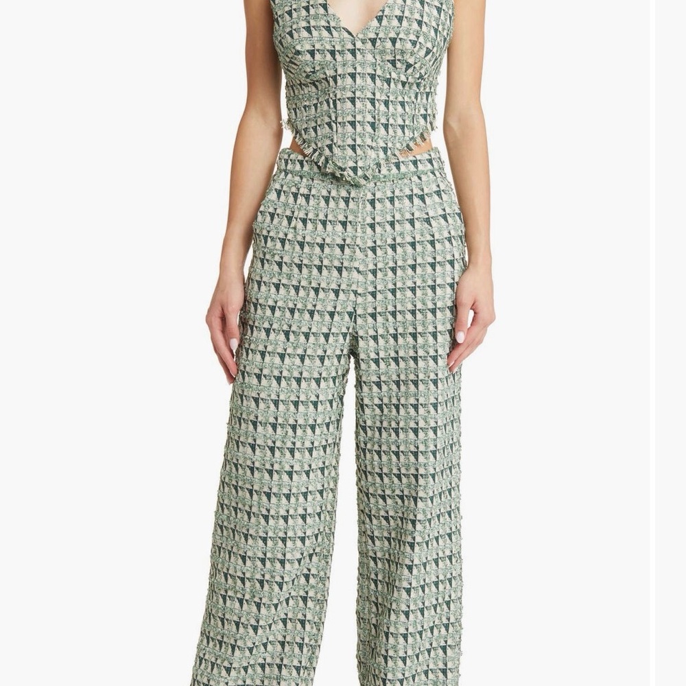 Elegant Geometric Jumpsuit in Green